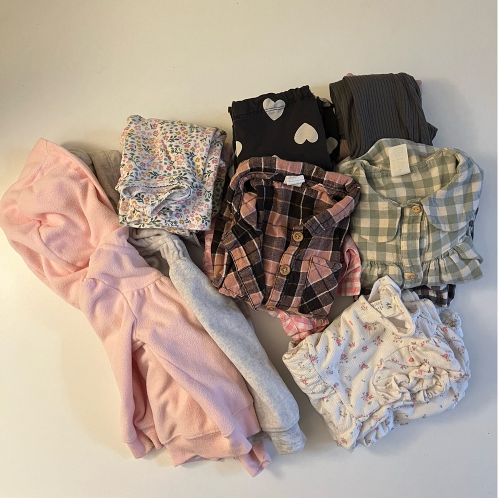 BUNDLE/LOT Toddler Girls Clothes